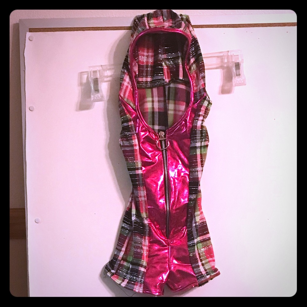 Child’s hooded romper